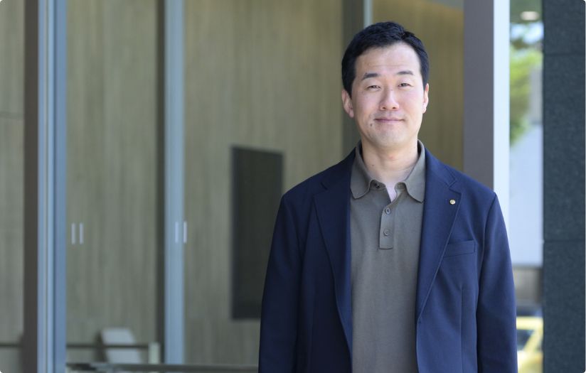 INTERVIEW 01 吉國 浩之 事務システム部 事務管理担当 事務システム企画グループ システム企画 2023年2月入行